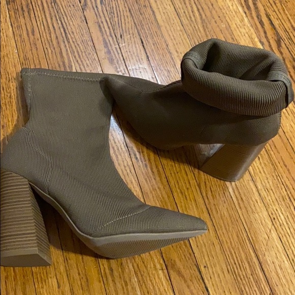 Short Stretch Boots - Picture 2 of 6